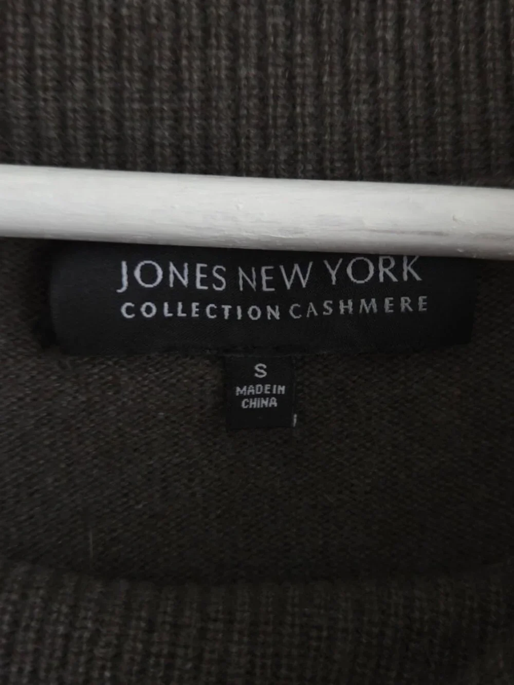 Jones New York Cashmere Sweater - Picture 4 of 7